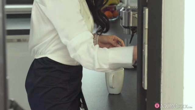 Превью Нам нужно поговорить об офисных страстях № 46000