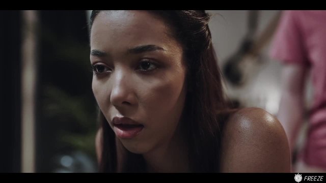 Превью Простой способ поймать очень красивую девушку № 46167